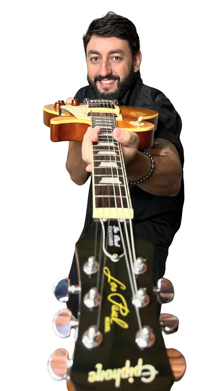 Fernando - Guitarra e Backing vocal